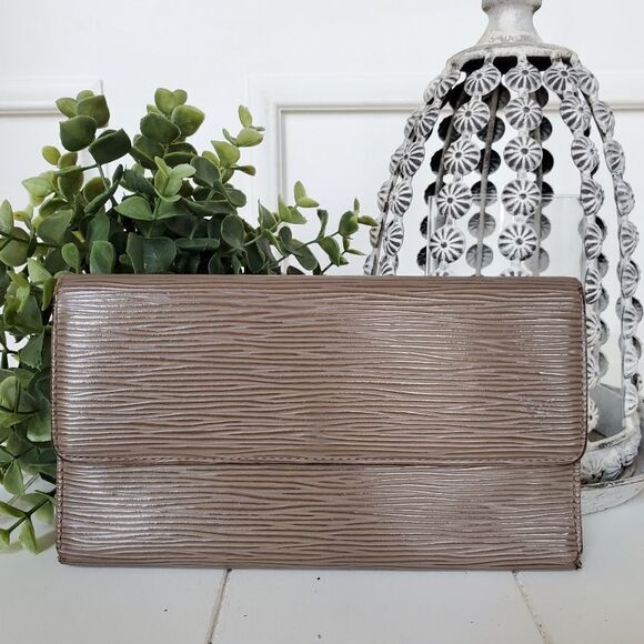 Louis Vuitton Handbags - Louis Vuitton Gray Epi International Wallet